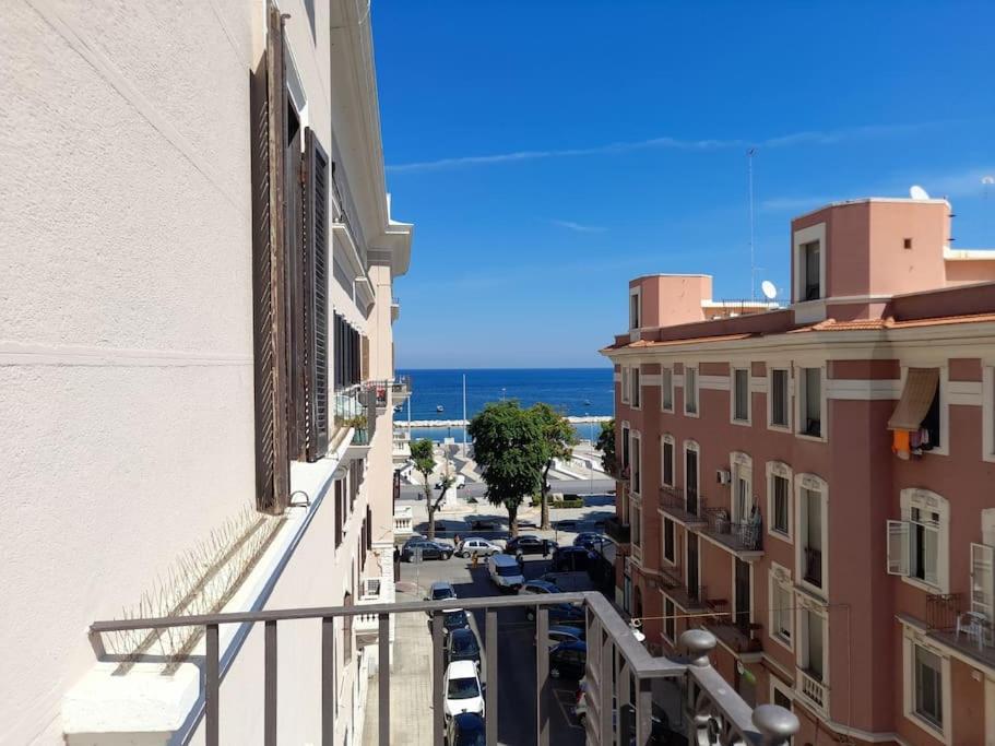 Casa Jole, Appartamento In Centro Bari Exterior foto